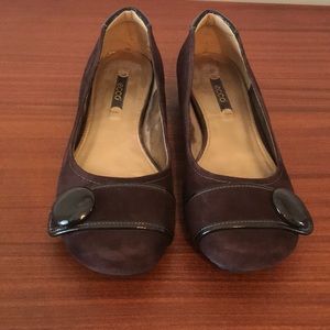 Ecco flats - brown suede with button detail